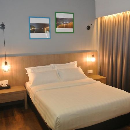 Riverside Boutique Hotel Kuantan Kültér fotó